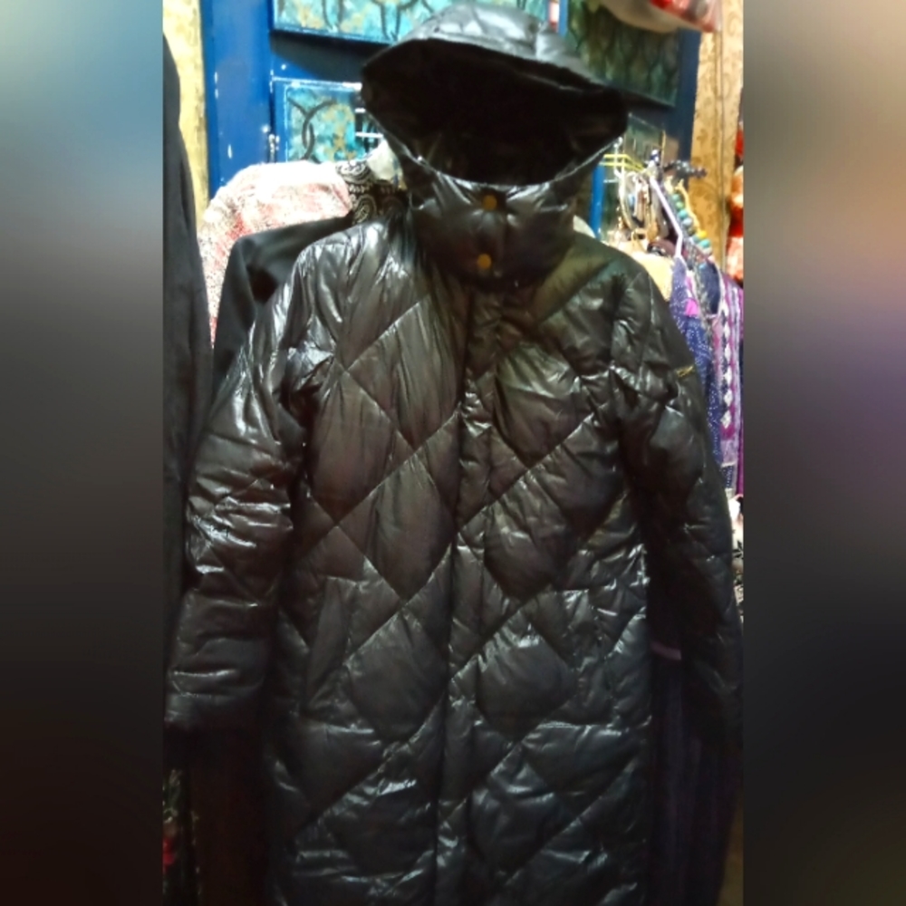 Donna Korean Puffer Winter coat, size Xtra Small in Shiny Black